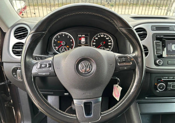 Volkswagen Tiguan cena 54700 przebieg: 177456, rok produkcji 2015 z Gniew małe 326